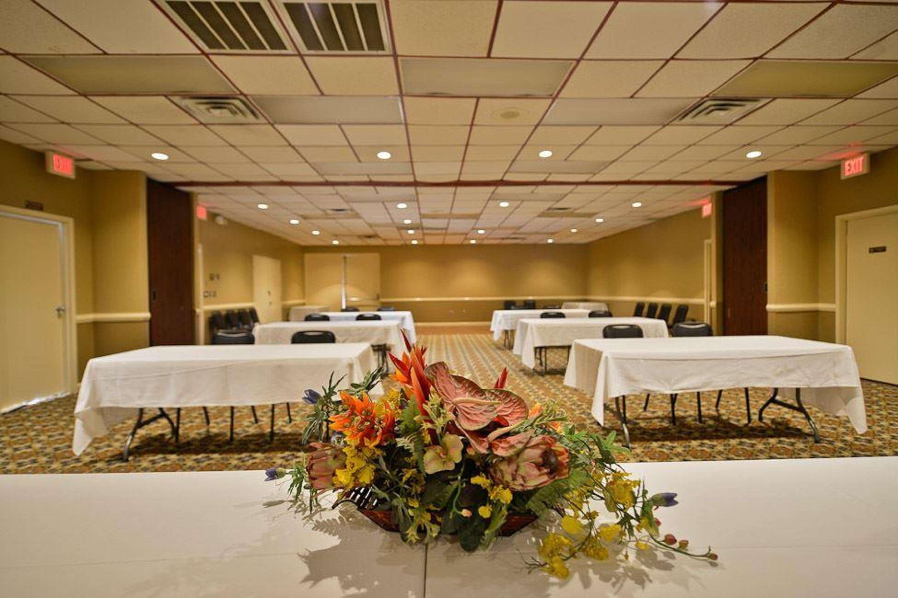 Best Western Tulsa Airport Esterno foto